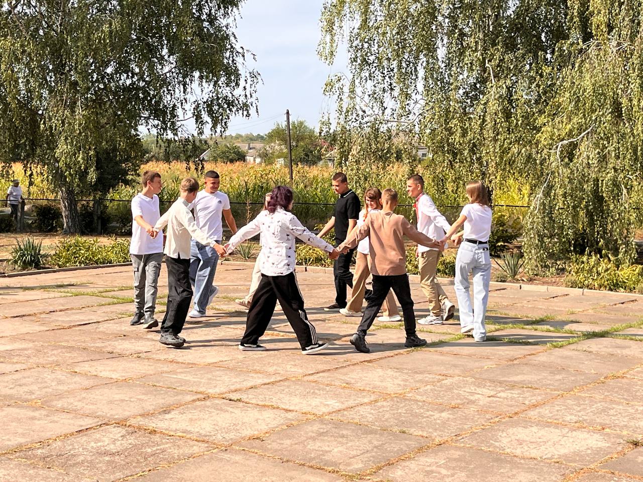 Святковий вихід учнів на День знань